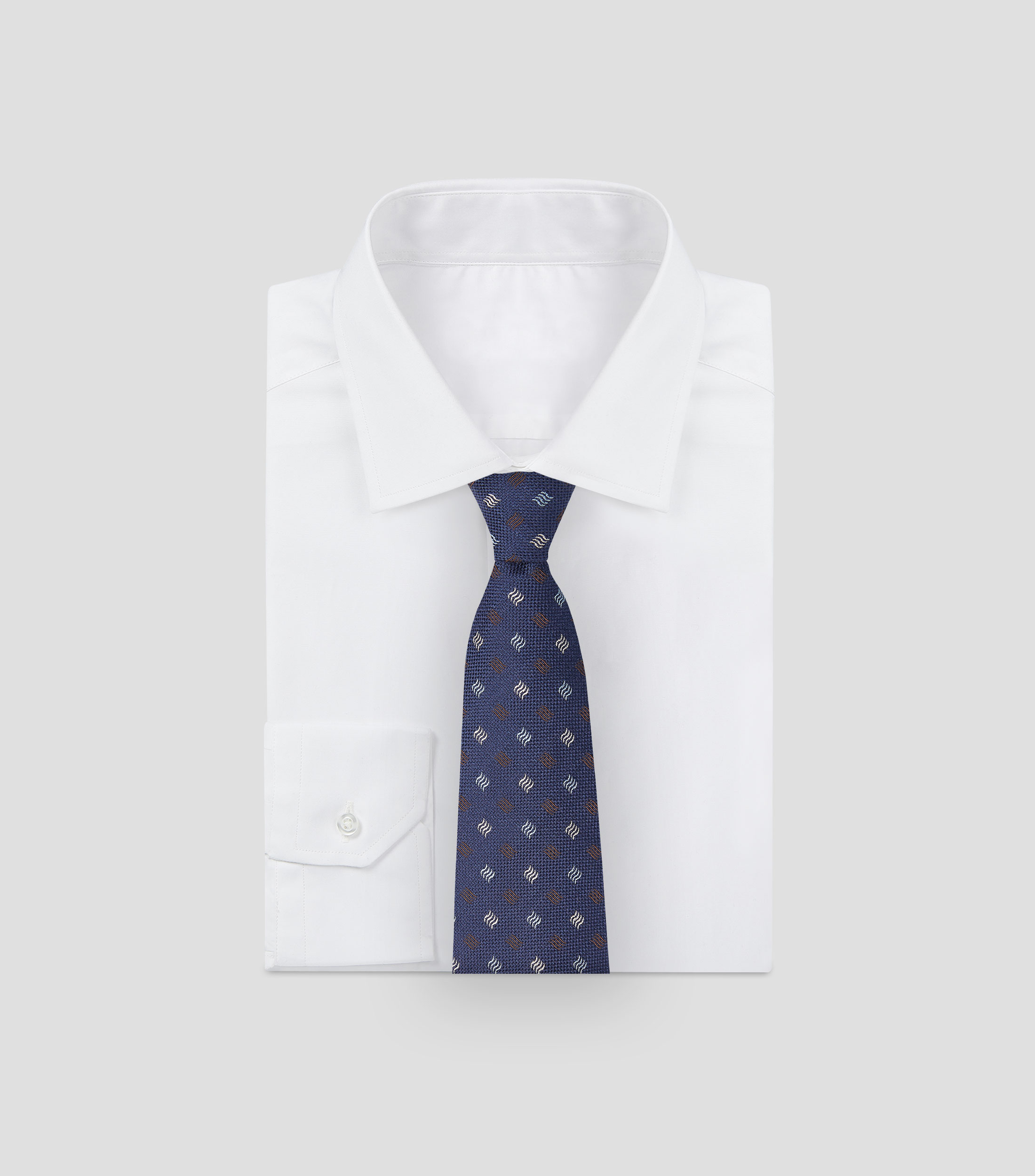 Corbata ancha con bordado